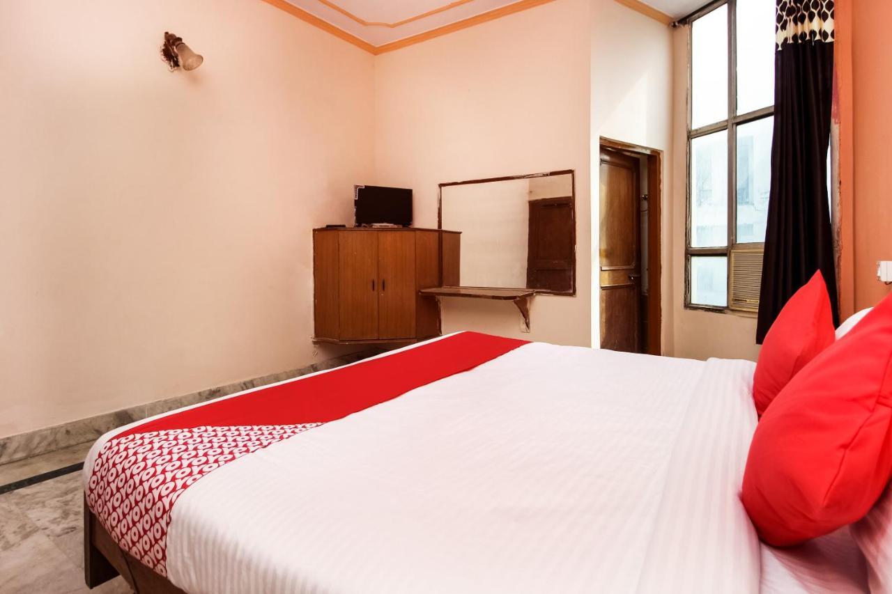 Oyo Hotel Apoorva Deluxe Jaipur Eksteriør billede